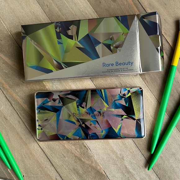 Rare Beauty 
Confident Energy Eyeshadow Palette - Picture 3 of 7